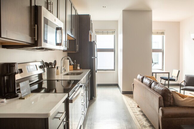 Building Photo - 333 W State St