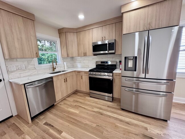 Brand New Kitchen! - 47 Sherwood Ave