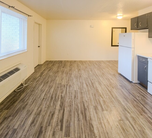 Foto del edificio - West Knoxville 37919 - 1 Bedroom Apartment in West Knoxville! Available Now! 1 Bedroom, 1 Bath. -...