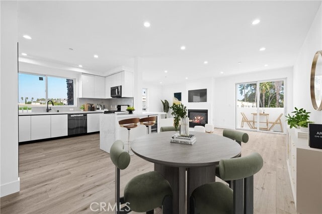 Foto del edificio - 4214 Fulton Ave