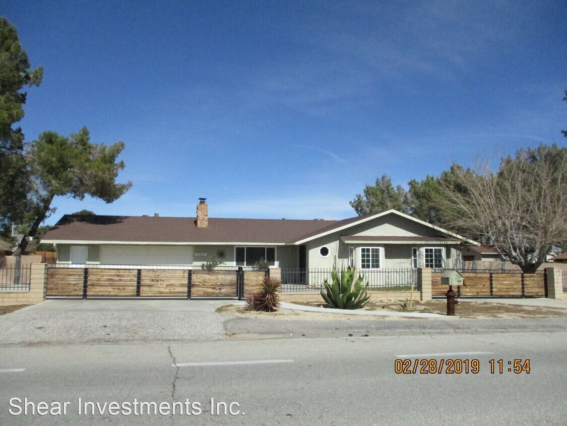 3 br, 2 bath House 17920 Ranchero Road House Rental in Hesperia, CA