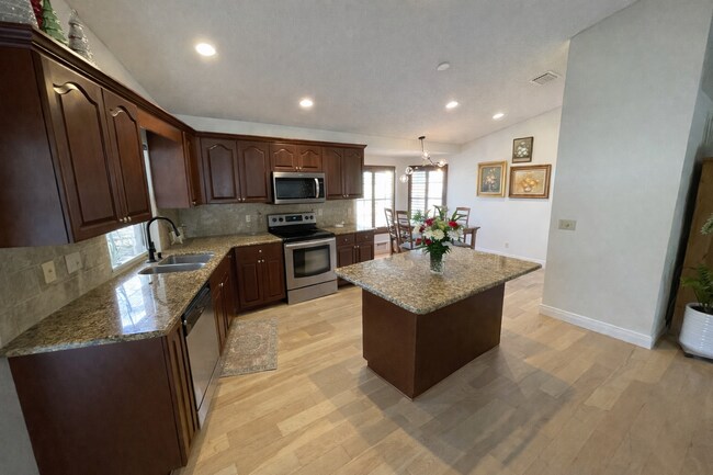 Foto del edificio - 9215 Ruger Dr