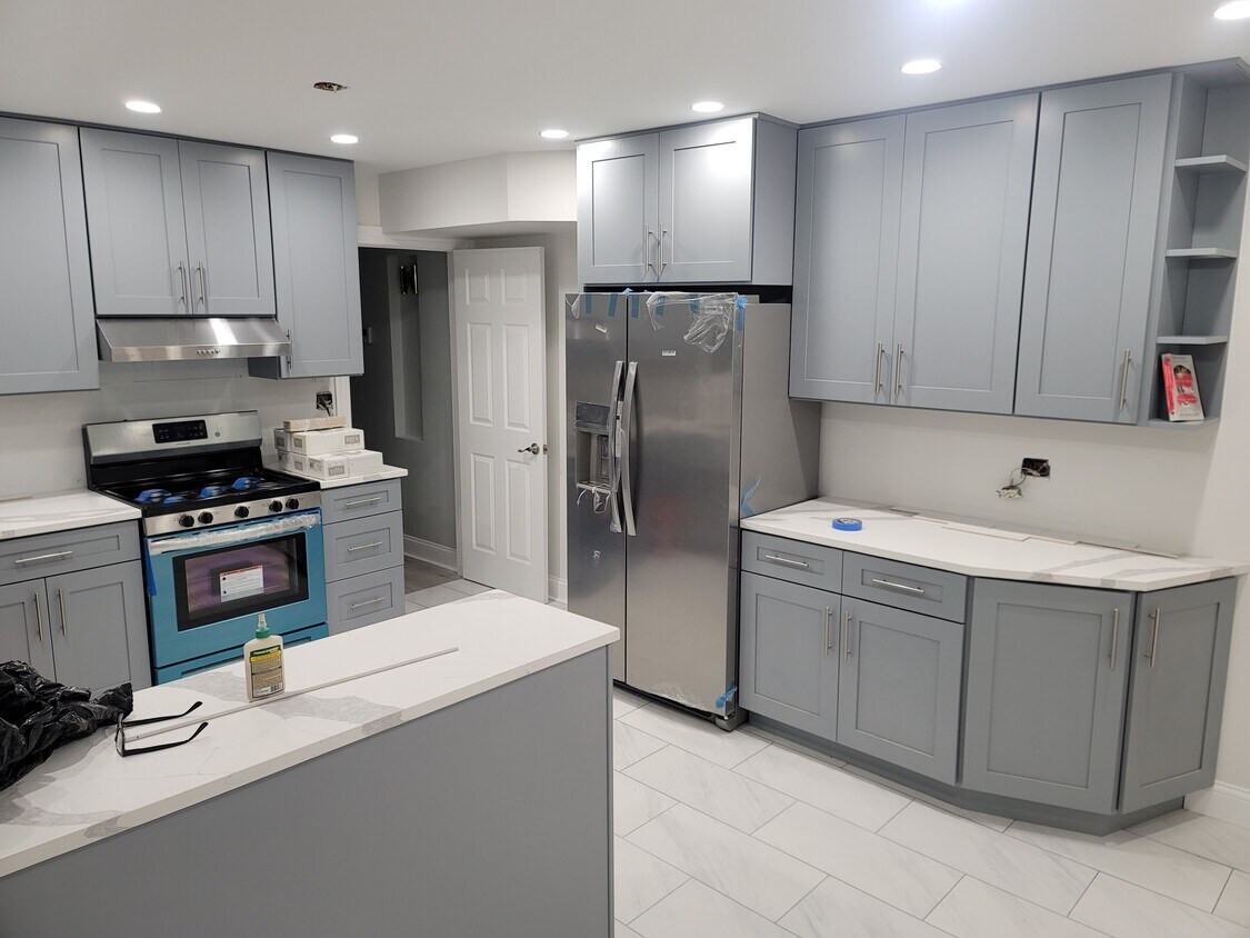 Foto principal - 2930 W Berwyn Ave