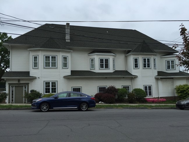 Building Photo - 1440 N Washington Ave