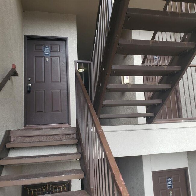 Foto del edificio - 16573 Enclave Village Dr