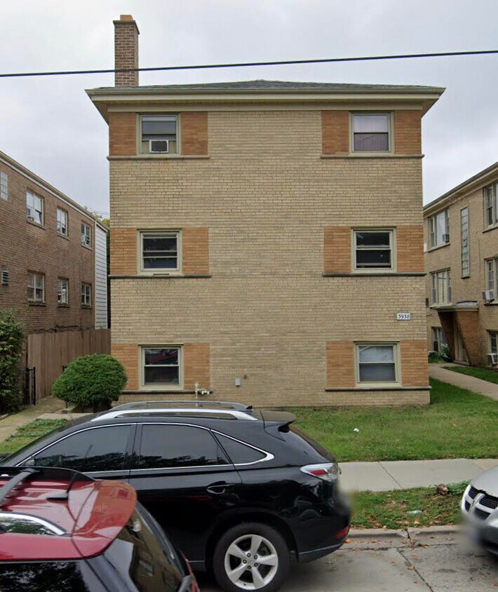 Building Photo - 3938 N California Ave