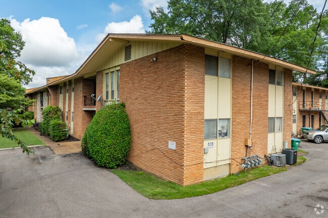 Building Photo - Summer Oaks Apartments