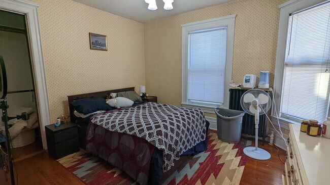 Foto del edificio - 599 Laurel Ave