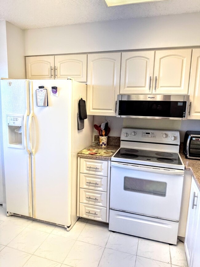 Foto del edificio - 7076 Huntington Ln