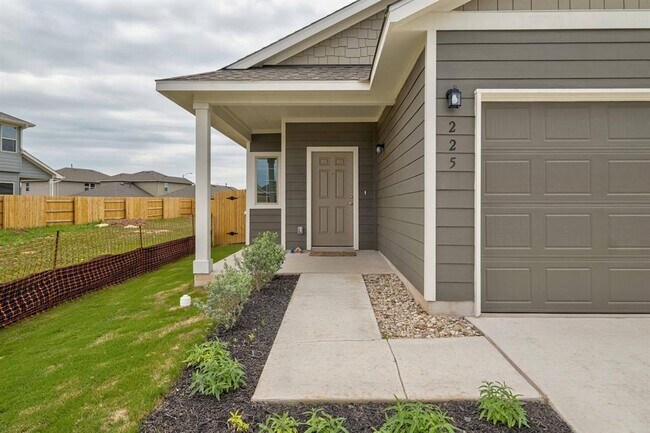 Foto del edificio - 225 Driftwood Ln