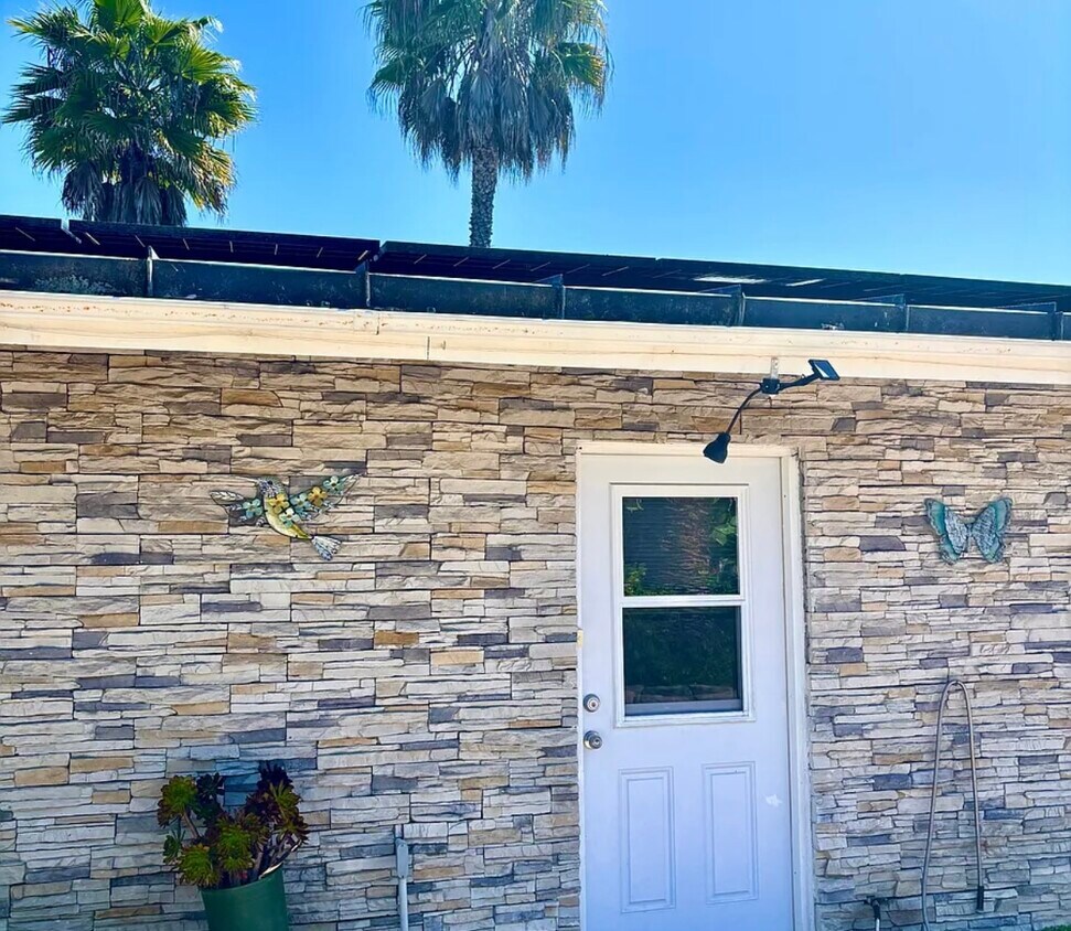 Foto principal - 99 Pepper Tree Rd