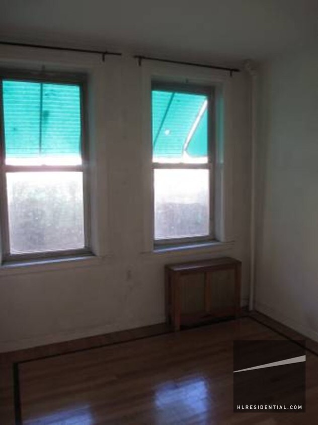 Primary Photo - 2540 32nd St