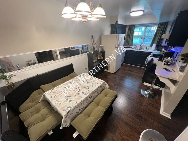Building Photo - 7729 Inversham Dr