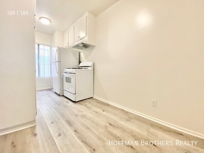Foto del edificio - 636 N St Andrews Pl
