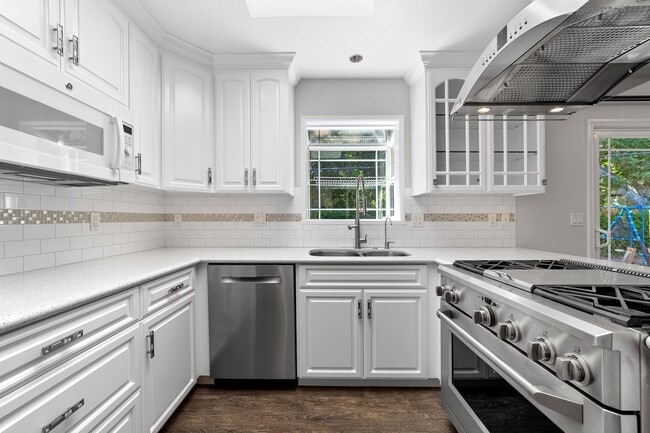 Building Photo - Campbell charming single-family home