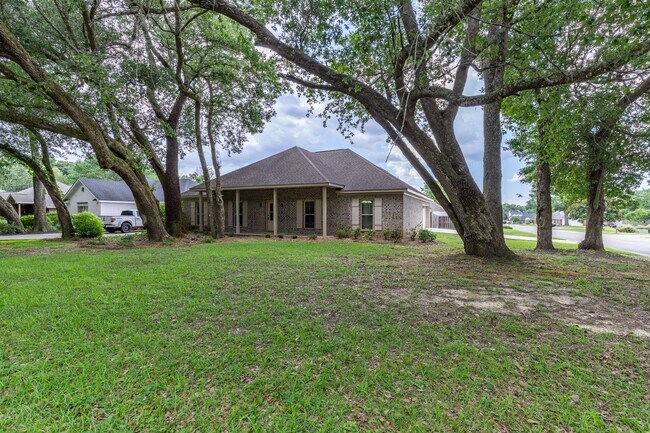 Building Photo - COMING SOON – Available July 1 | $2,150/Mo...