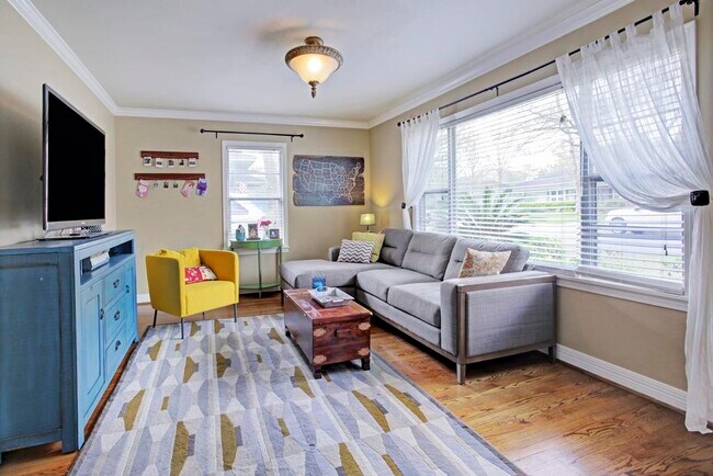 Foto del edificio - 1010 Bay Oaks Rd