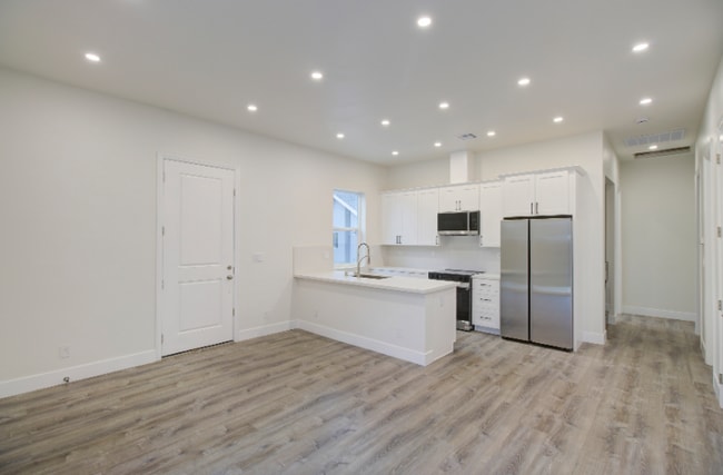 Building Photo - 1648 Colusa Ave