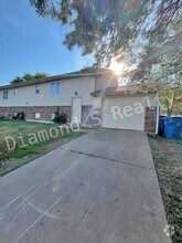 Building Photo - 1204 Flora St