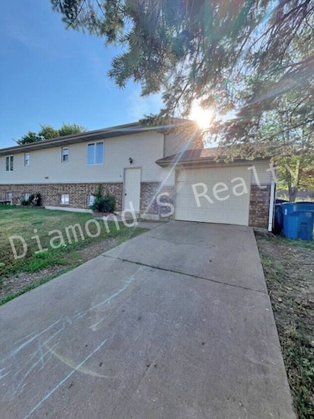 Foto principal - 1204 Flora St