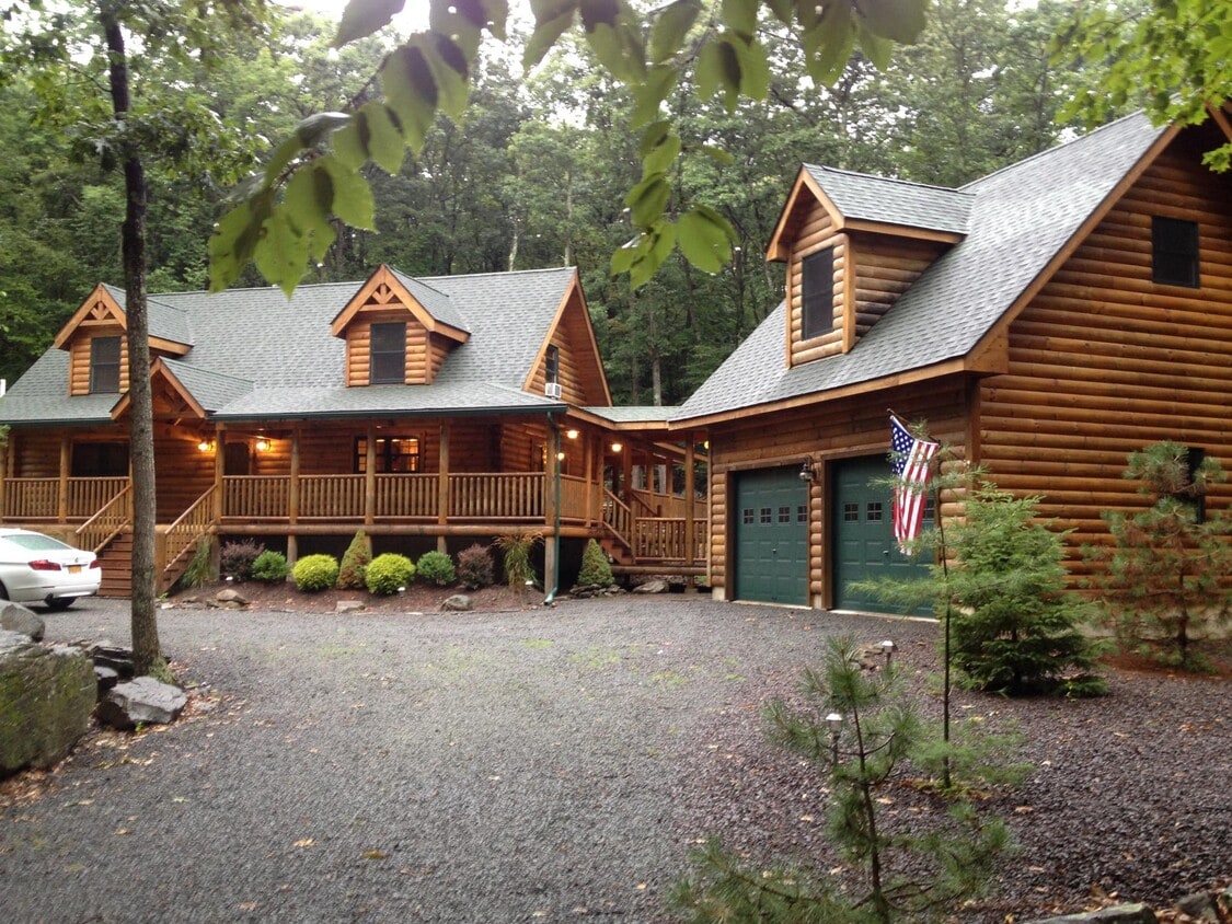 135 Song Mountain Dr, Tafton, PA 18464 House Rental in Tafton, PA