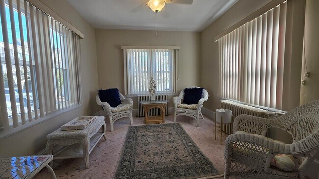 Foto del edificio - 34 N Montgomery Ave