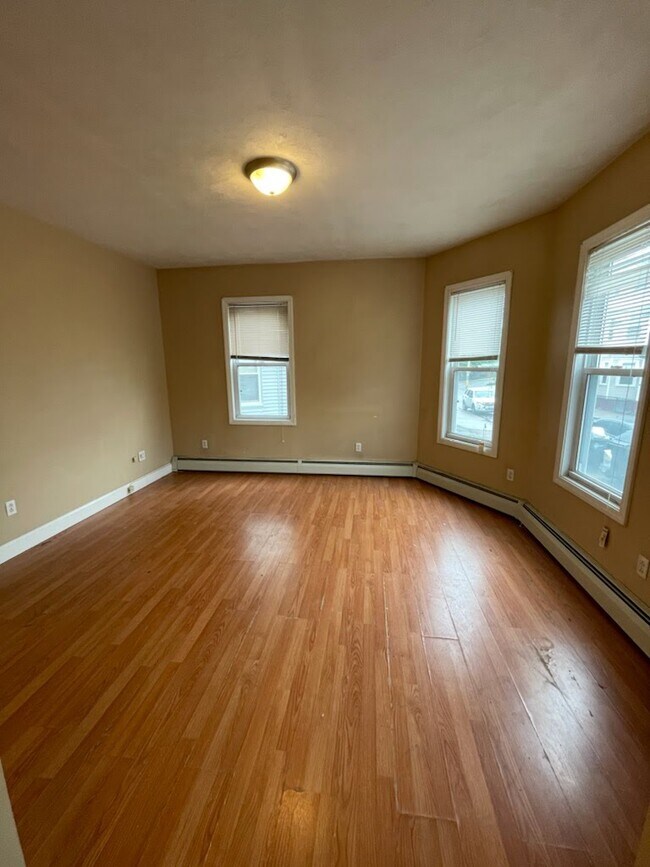 Building Photo - 103 Ridge St
