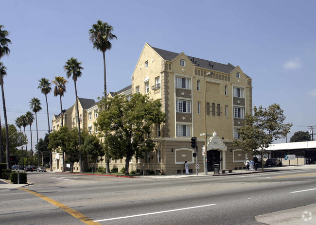 Building Photo - The Regent Apartments