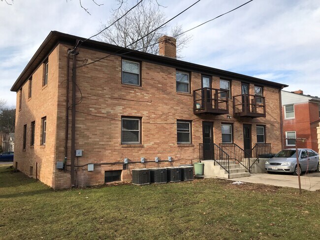 Building Photo - 313 Eugenia Ave