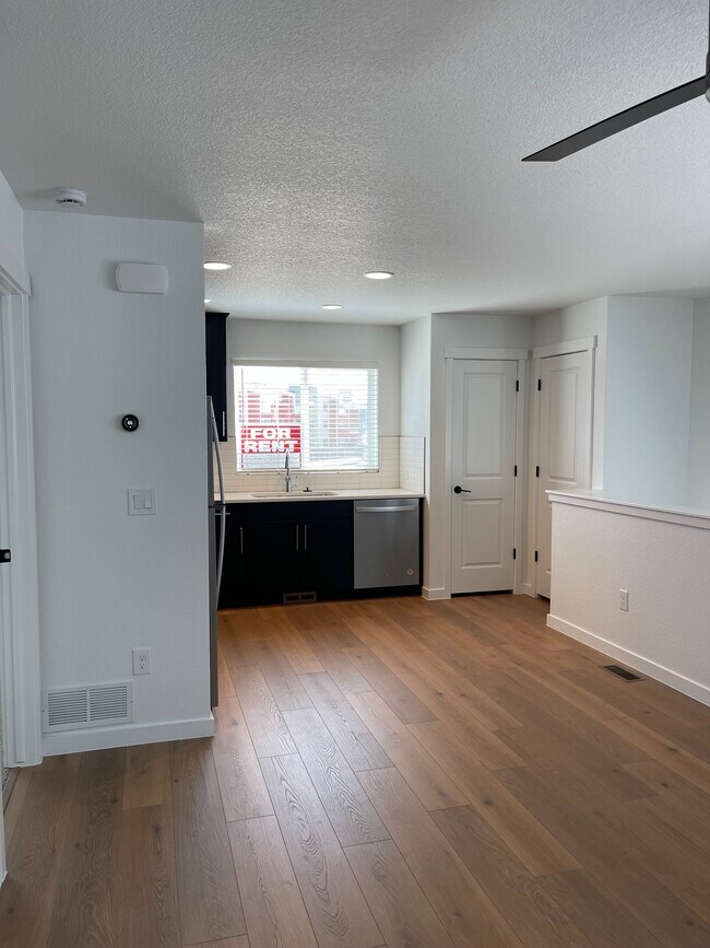 Building Photo - 3160 Monteluna Grv