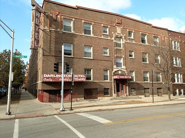 Primary Photo - 4700 N Racine Ave