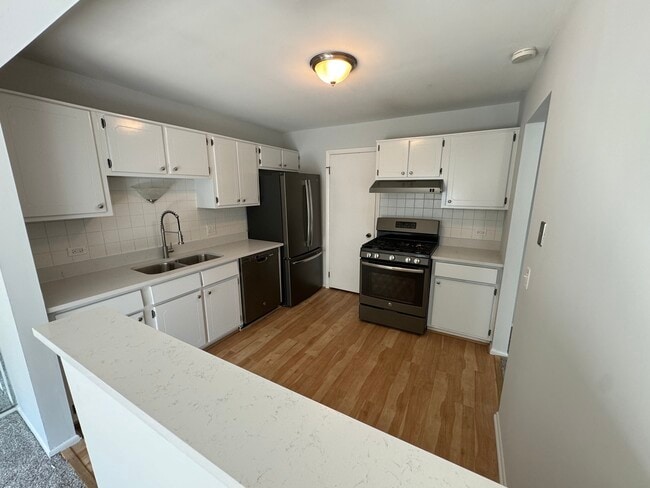Building Photo - 696 Oakmont Ln