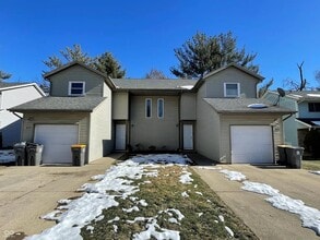 Building Photo - 419 S Village Ct