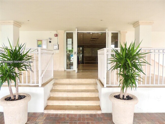 Foto del edificio - 7545 E Treasure Dr