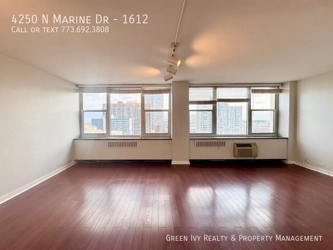 Foto del edificio - 4250 N Marine Dr