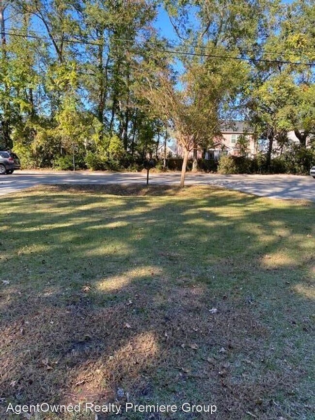 Building Photo - 2 br, 1.5 bath House - 945 B Harbor View Road