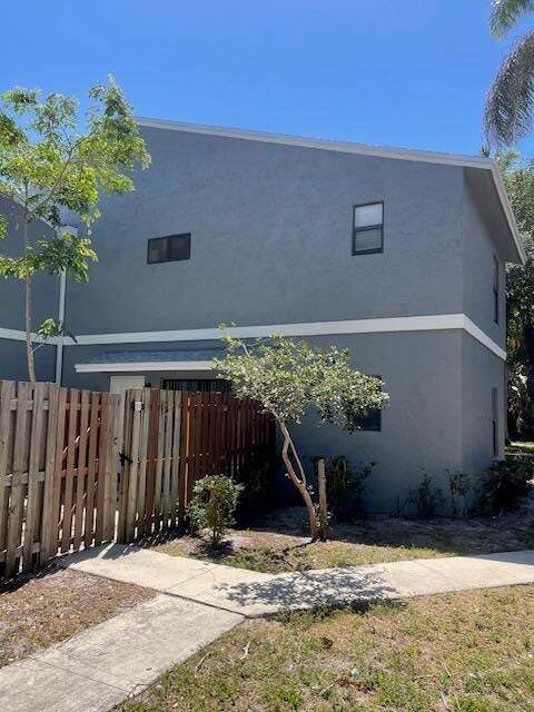 Primary Photo - 10 Crossings Cir