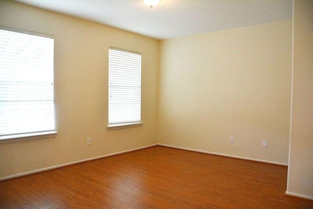 Foto principal - 10011 NW Park Pl Dr