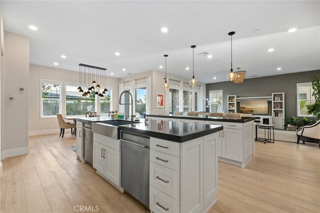 Photo - 70 Ray House