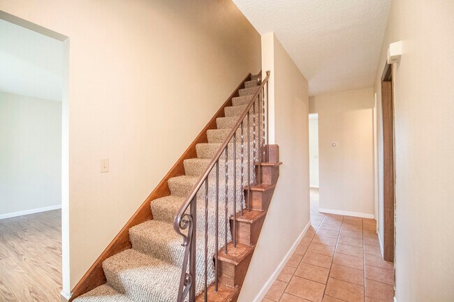 Foto del edificio - 6181 Old Farm Ct