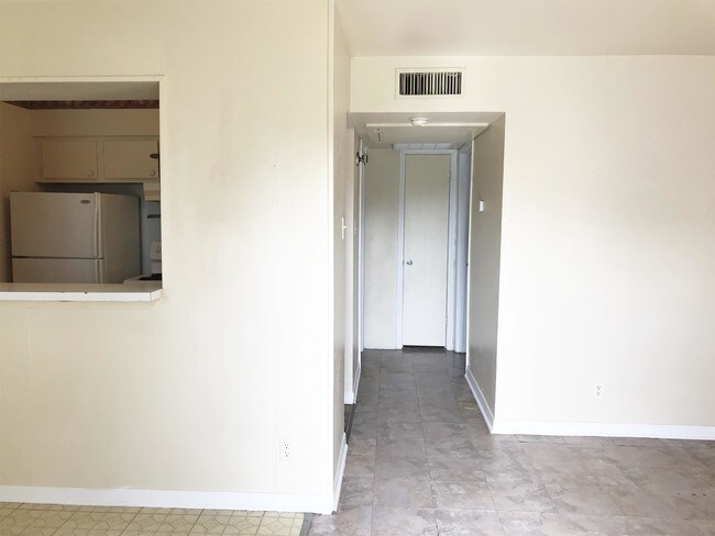 Foto del edificio - 2180 Mcfaddin Ave