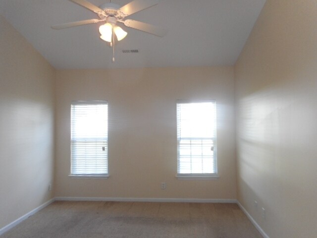 Building Photo - 902 Blazingwood Drive