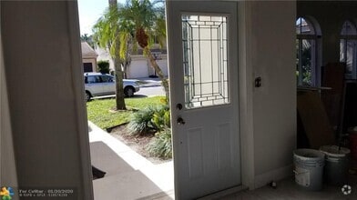 Building Photo - 10773 SW 14th Pl