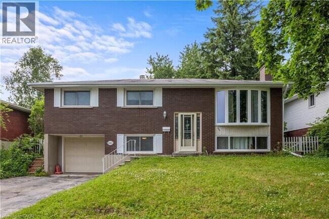 Photo du bâtiment - 695 Glen Forrest Blvd