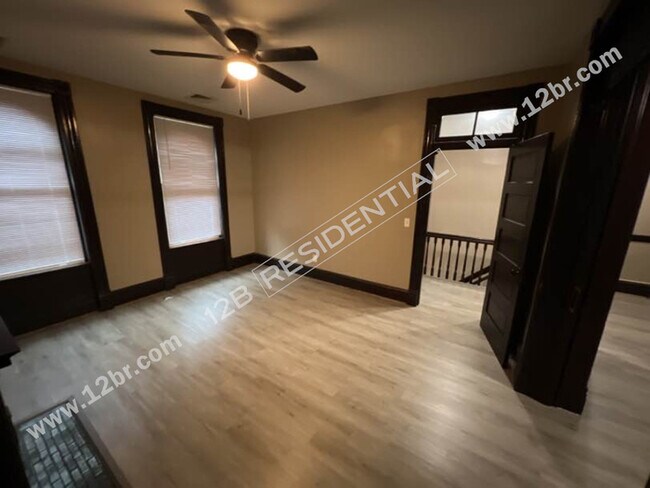 Foto del edificio - 2-Bedroom Apartment in the Heart of Grove
