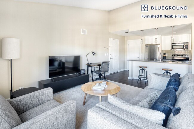 Foto del edificio - 7265 Charmant Dr