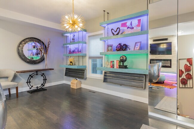 Foto del edificio - 4951 W Eddy St