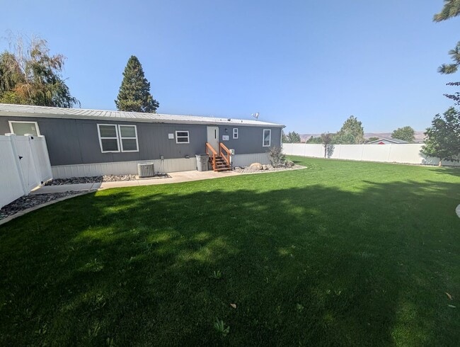 Building Photo - 2021 Grelle Ave