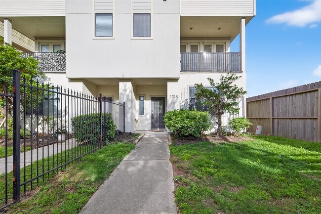 Building Photo - 2318 Emancipation Ave