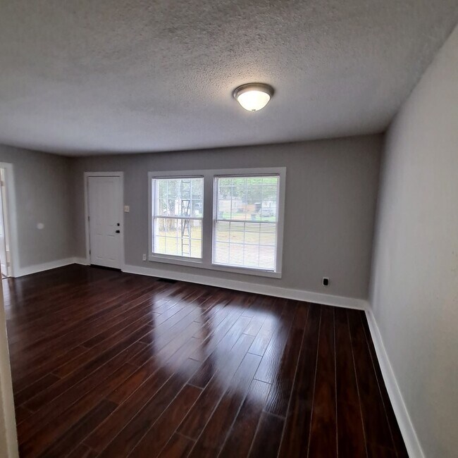 Building Photo - 1762 Ozan St